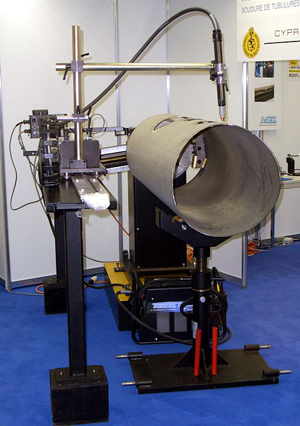 Оборудование с ЧПУ для плазменной / газовой резки труб и вырезки отверстий в трубах - модель MM1