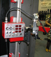Автоматическая тележка (каретка) на магнитном рельсе с осциллятором